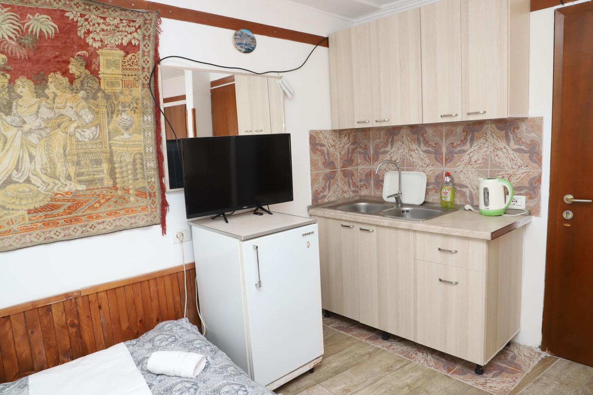 Elvi Aerd Apartment Berat Exterior photo